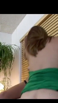 Throwback date-night wideo z moimi przyjaciółmi Theną, Alison i Abigale. Przepraszamy za późne ogłoszenie, ciesz się.