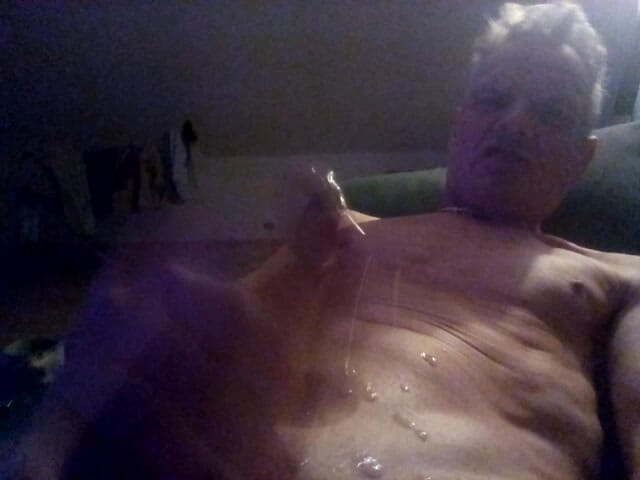 Wichsstudio: I Jerk off the Pipe Until Icb Cum