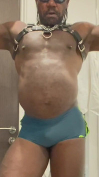 Bathroom Black Muscle Flex & Muscle Butt Performance