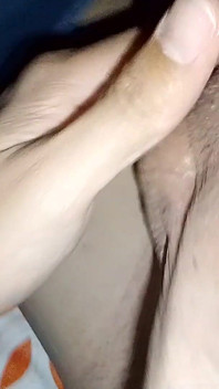 Femboy Pada Waktu Malam Dirakam Di Atas Katilnya Telanjang