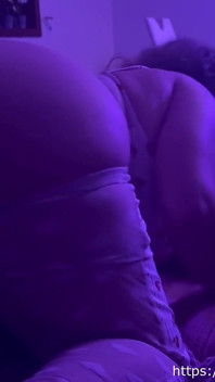 다른 남자와 섹스하는 걸 즐기는 마누라