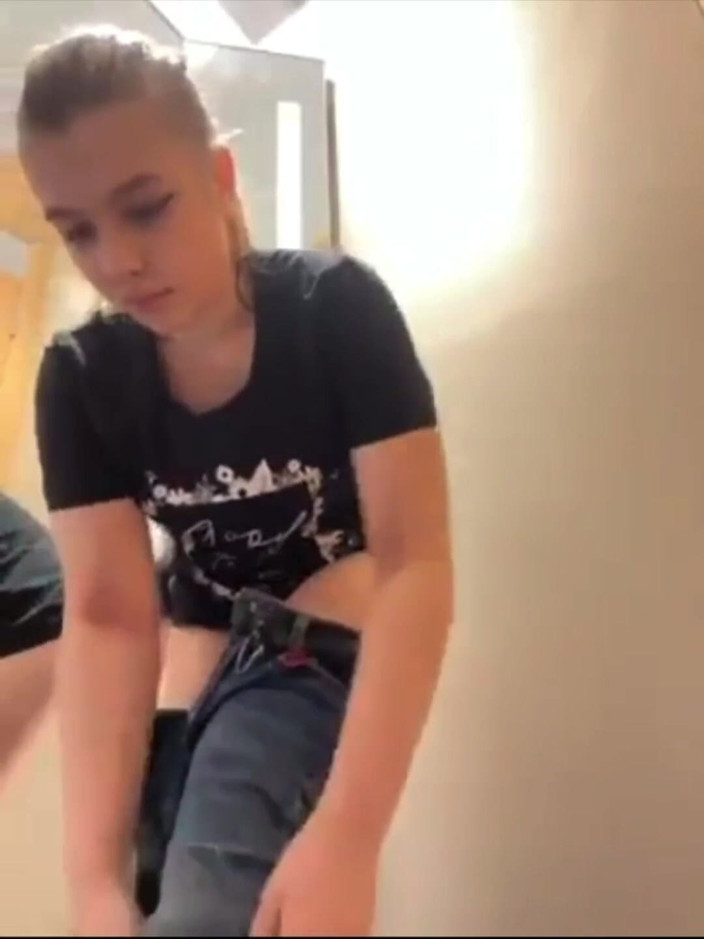 JuiceLussie: Ficken in der umkleidekabine