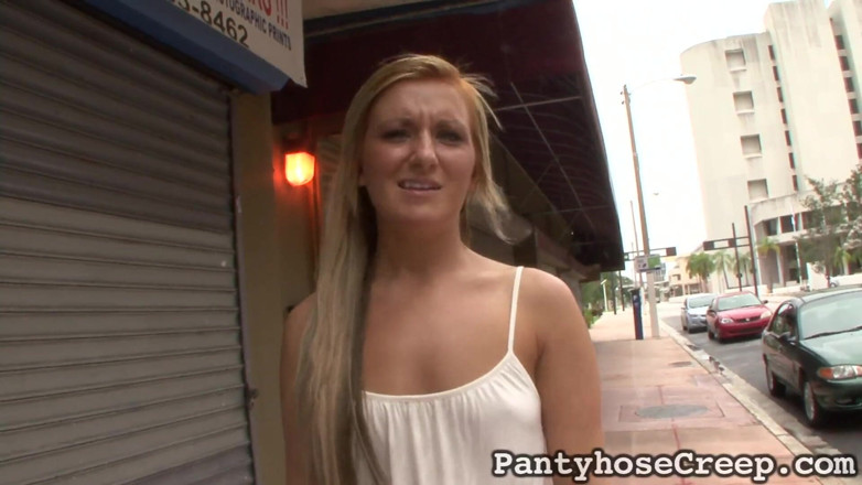 Pantyhose Creep: Pantyhosecreep – Nikki Blake video on blonde girl at the park