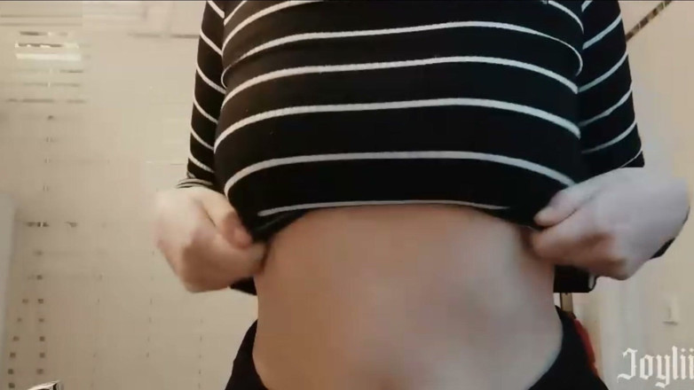 Joyliii: Joyliii Titty Drop