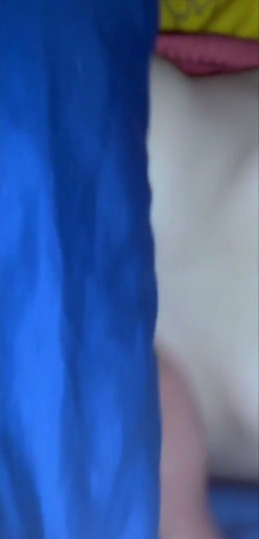 Desi college love: Muschi mit dildo reiben