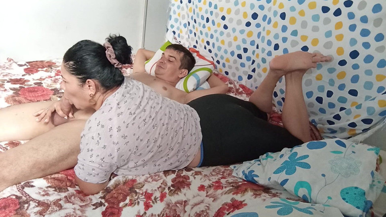 Valkyrieandluigy: Succhiare Sdraiato