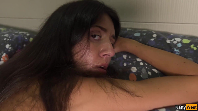 Katty West: 나는 18y.o 일어났다. 모든 구멍에서 섹스하는 의붓 여동생 POV