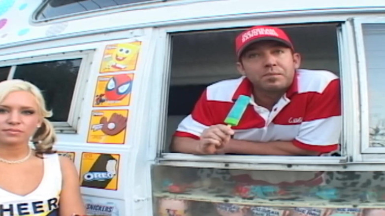 The Window of Sex: Versaute schätzchen, szene 1_slim blondes teen hat sex in einem eiswagen