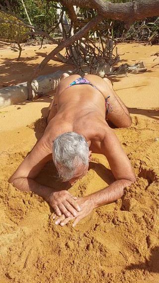 Ladysilvas: Ladysilva in bikini sulla spiaggia pubblica mostrando il suo culo...