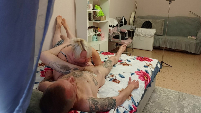 Zona901: Eu amo gozar na garganta profunda do meu vizinho com...