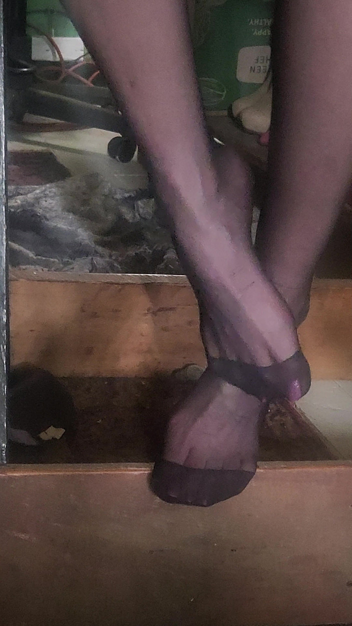 Goode Girl: 좋은 소녀 검은 팬티 스타킹 발 숭배 POV JOI