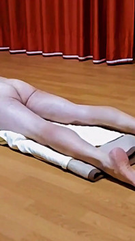 Nackte Hump Masturbation in Einer Stadthalle