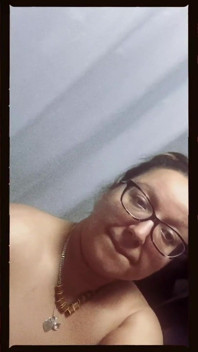 WildEnglishBBW se simte sexy pozând goală