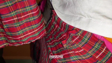 Fap zone: Kongkek rakan sekelas miang saya dengan batang panjang saya