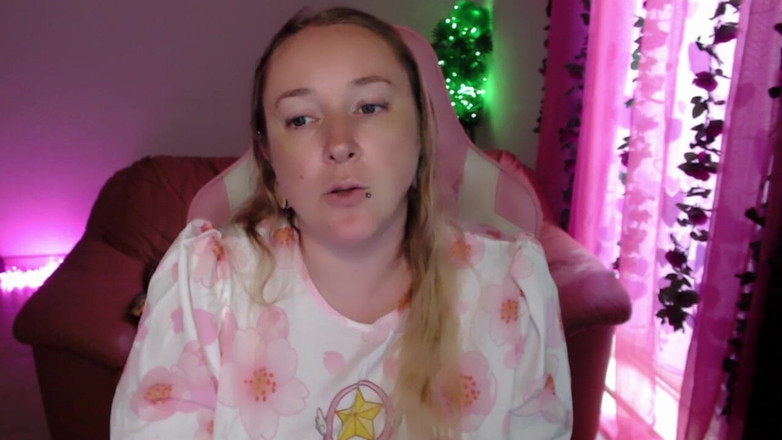 Kisicaxx: 大黑屌崇拜下流话