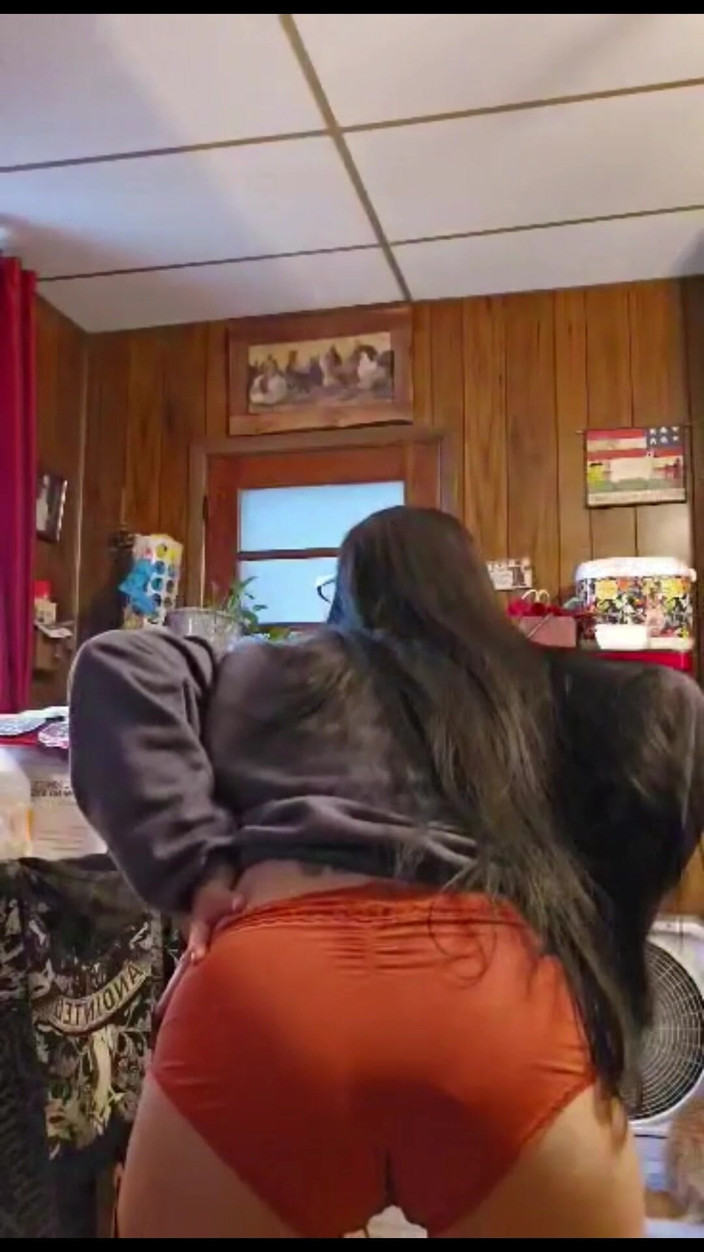 Raven Willow: Hlasité a šťavnaté prdy