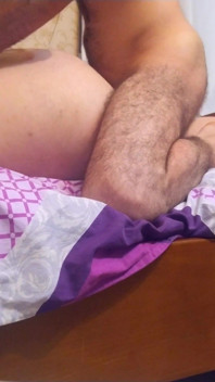 Velká krásná přítelkyně má sex v ložnici