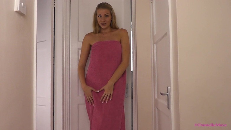 DanielleMaye: 나와 함께 정액 먹기