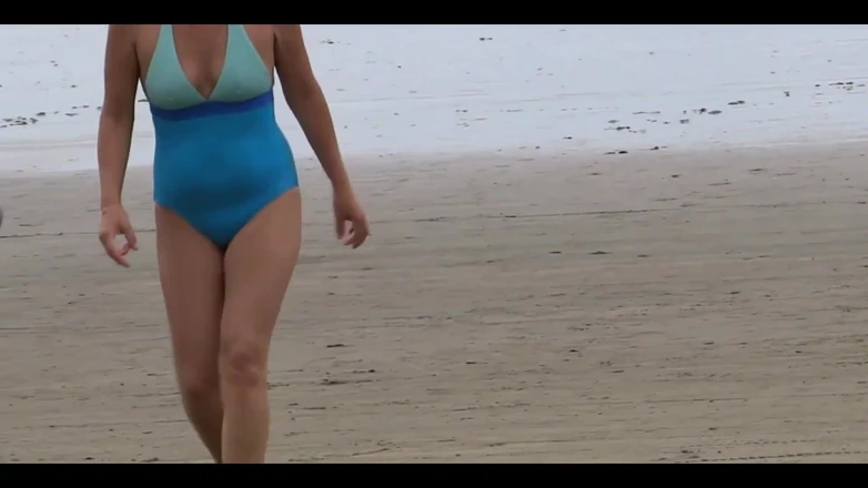 Ardientes69: Mama vitregă cu fiul ei vitreg se bucură de plajă și, în...