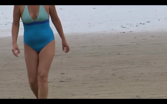 Ardientes69: Stepmother with Her Stepson Enjoy the Beach and in the...