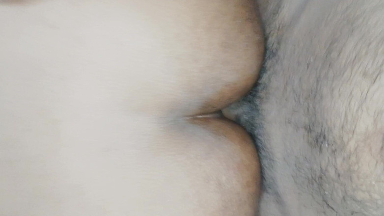 Sexy_girl_nehu: Anal seks denedim, sıkı göt deliği için büyük yarağı kaldıramadım,