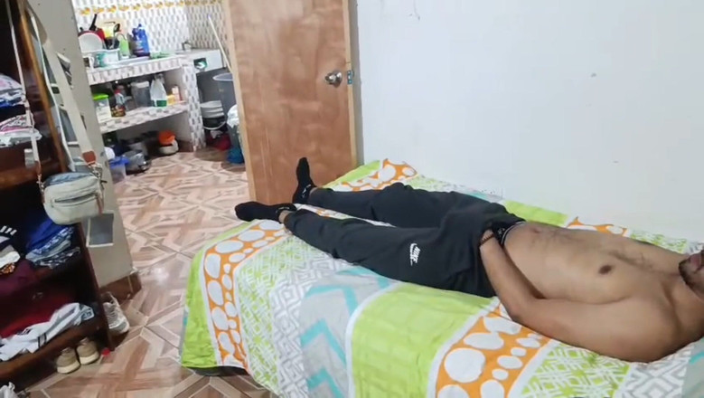 Milfcaliente69: 浮気した妻?大家と関係を持った後、彼女は浮気した夫と激しい関係を持った。