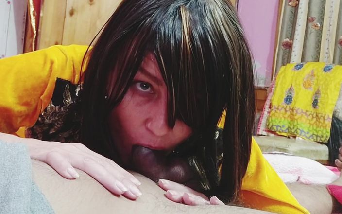 Bolly Karma: Vrouw in live streem bedrijft de liefde met echtgenoot