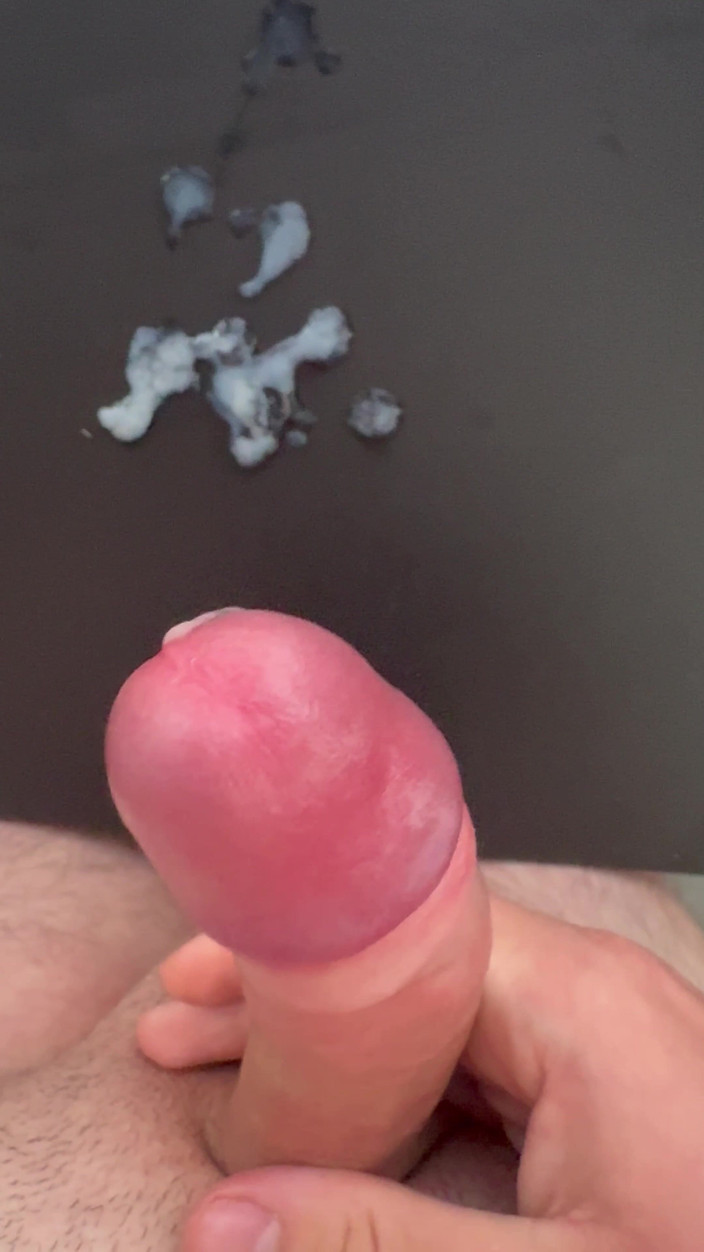 SoloEdgeMaster: Masturbazione dettagliata di un grosso cazzo con una grande sborrata