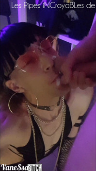 このビッチは家賃を払わなかった。彼女は大家のコックジュースサポート役を務めるつもりだ。ヴァネッサビッチス