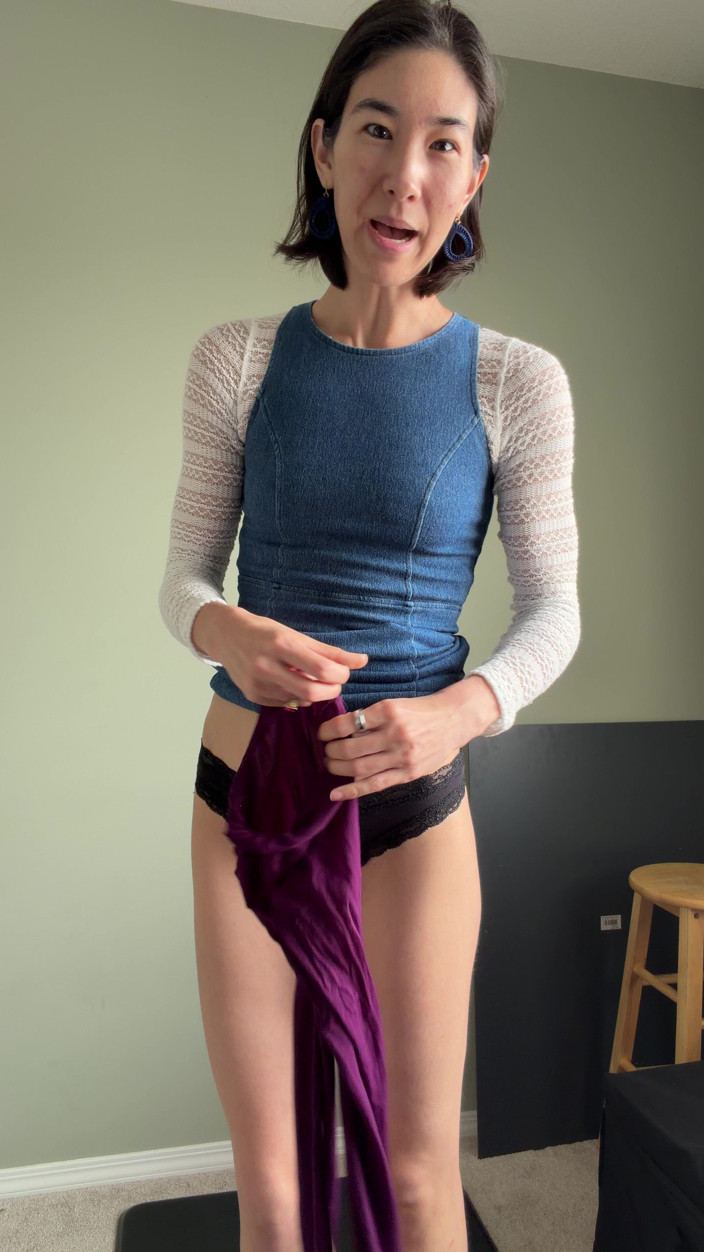 Ms_Emmy_Lynn: Симпатичный наряд Дня, стриптиз и признание скрытой камерой