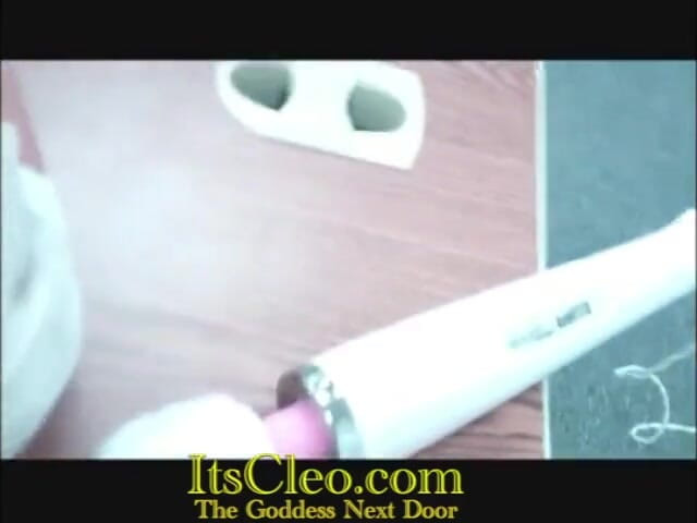 Cleo: Cleo es una chica universitaria traviesa