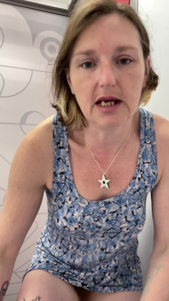 MistressWriggler: Starting to Strip on a Birthday Shopping Trip- Filming Fail