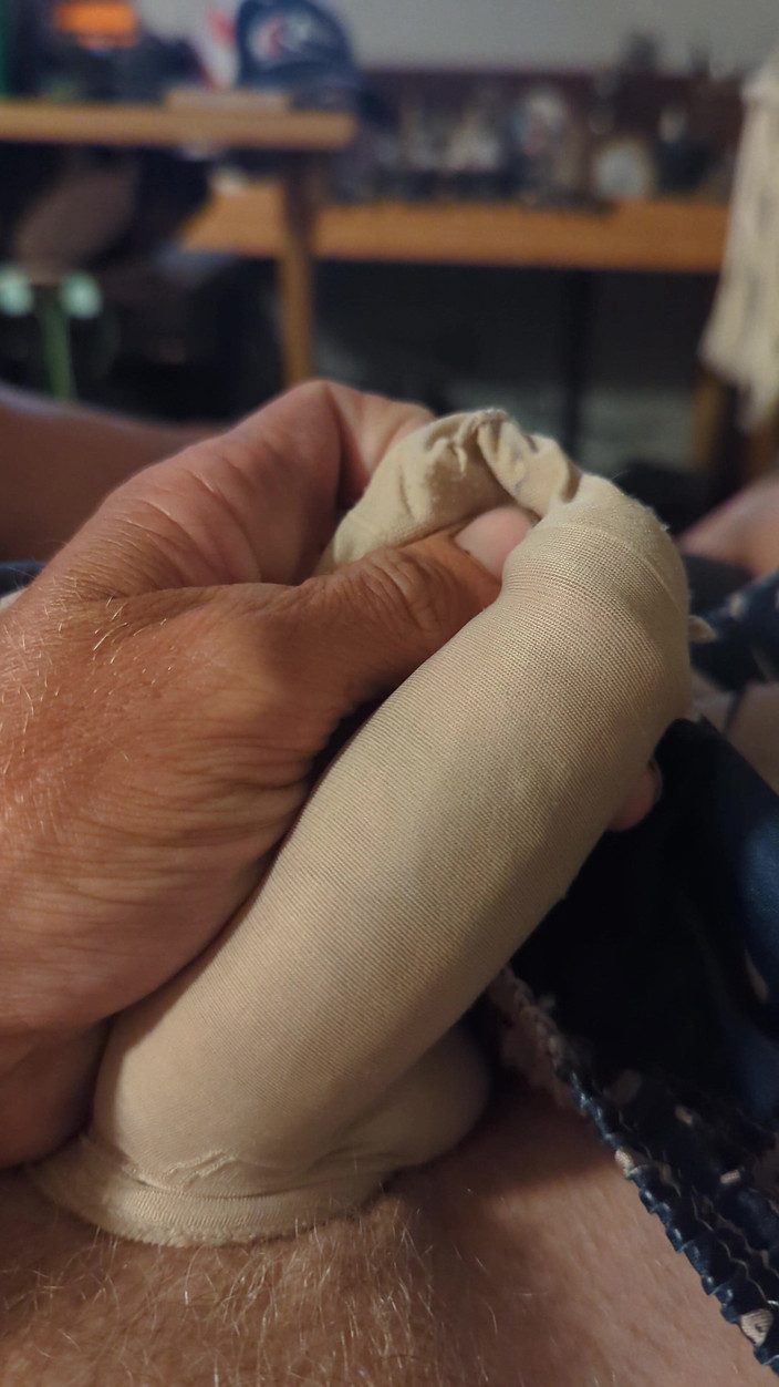 Pantyhose Jasmine: Stryker min kuk i strumpbyxor