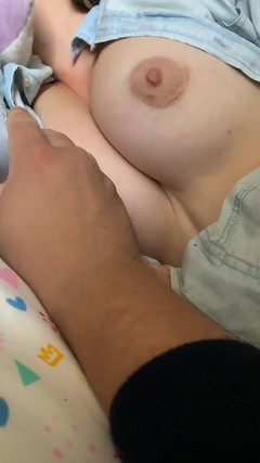 ErosChile: Kita Sedang Berehat Di Atas Katil