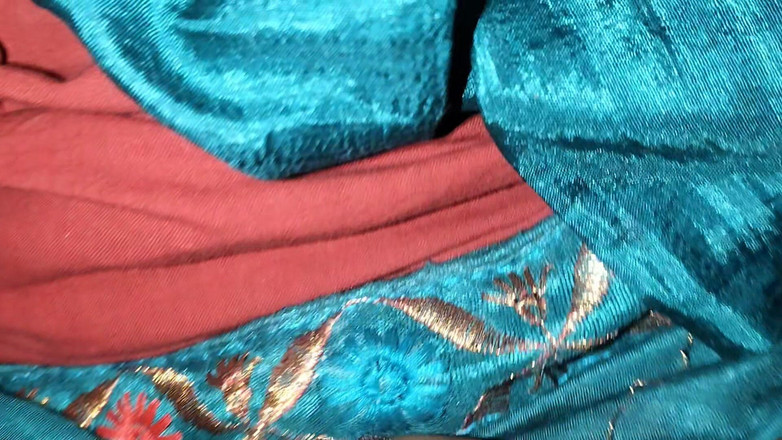 BR50451: Nakopaná v domě desi švagrové