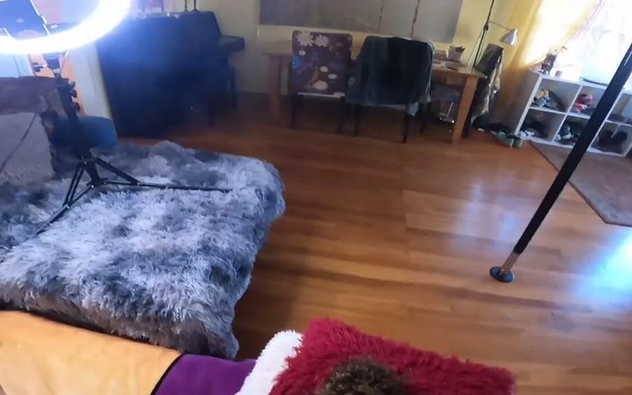 VibeWithMommy: Відео від першої особи, анальна і подвійна начинка на все життя! Сьогодні Моллі дізнається, що їй подобається анал більше, ніж будь-який інший вид сексу.