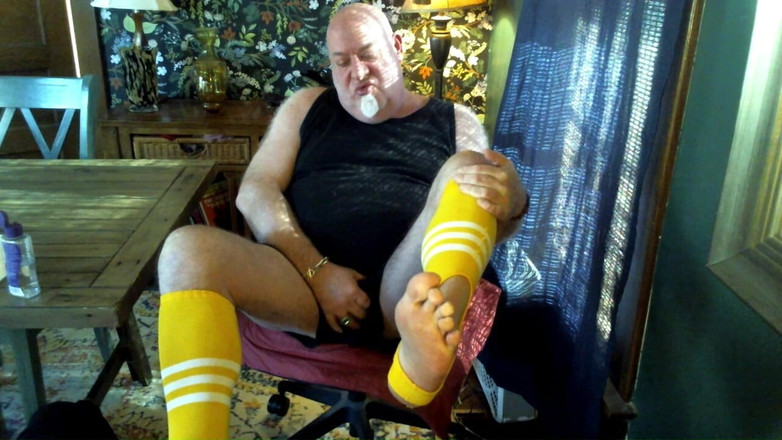 beardaddychub: Beardaddychub bắn tinh trên webcam