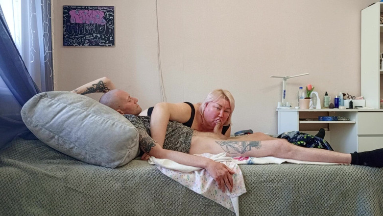 Zona901: 쉬는 동안 펠라해주는 친구