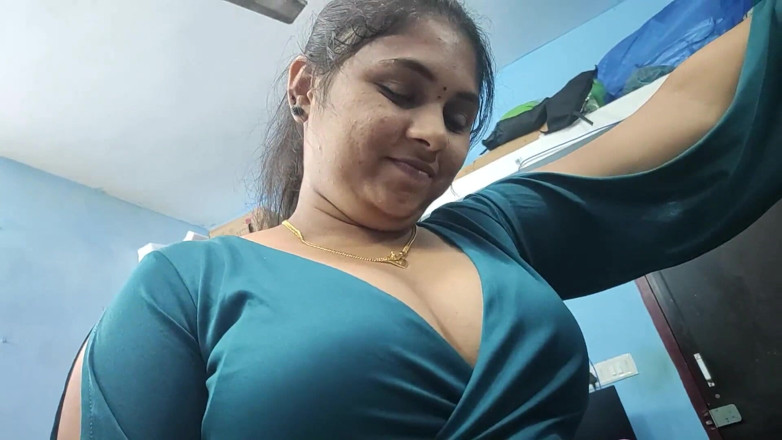 Vaigavarun45: Mamă vitregă futai sexy cu fiul vitreg, soacra sexy nighty...
