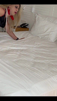 A avut orgasm atât de repede la hotel