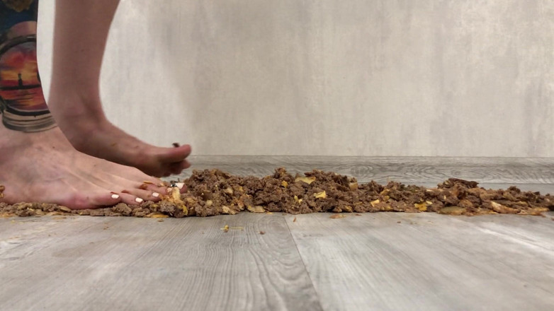 Footmodel Valery: Tetovaná dívka drtí Royl Burgers