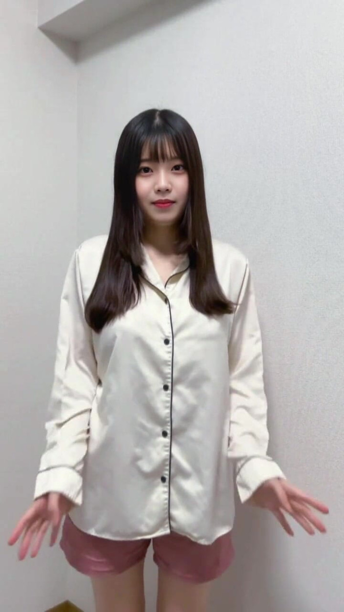 honokasu: É um pouco tímido, mas... Eu estou me despindo.