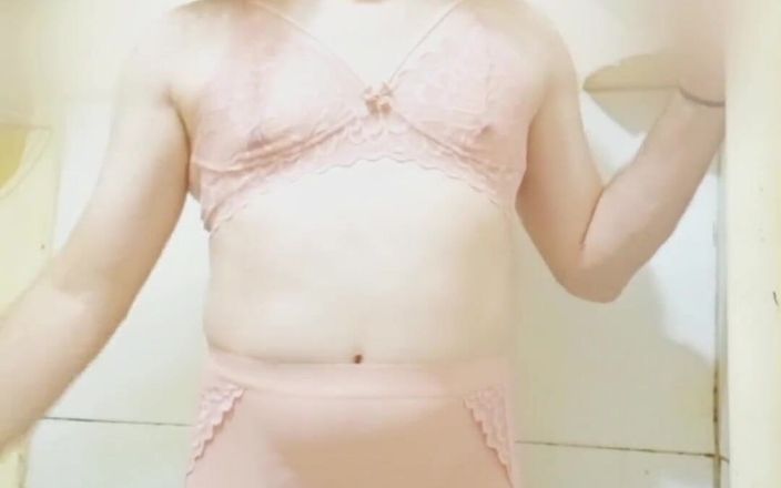 Carol videos shorts: Porter de la lingerie sexy