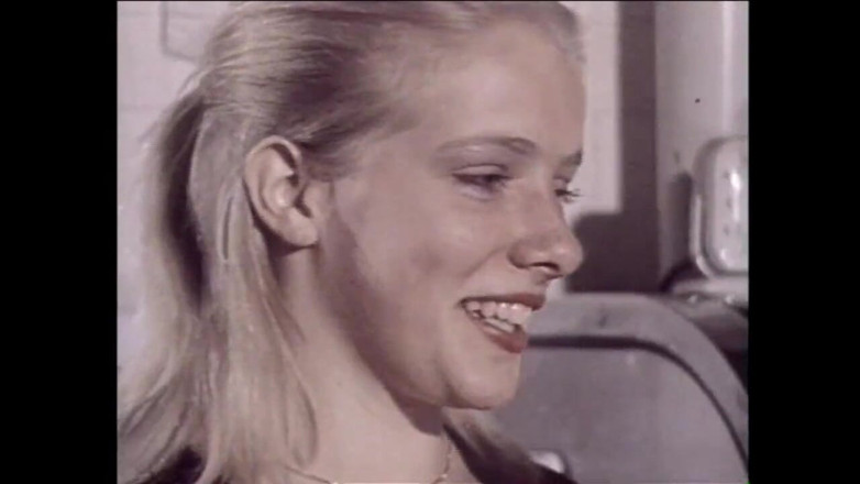 Vintage Usa: Vintage Threesome for Young Busty Blonde with Hairy Pussy Fucked...