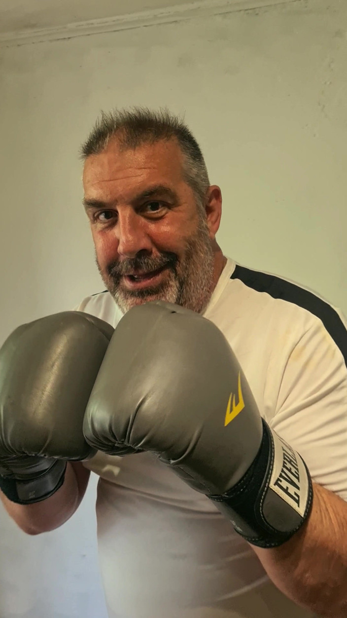 Punchbagplz: POV beatdown silver stepdaddy boxer - du trodde att du kunde...
