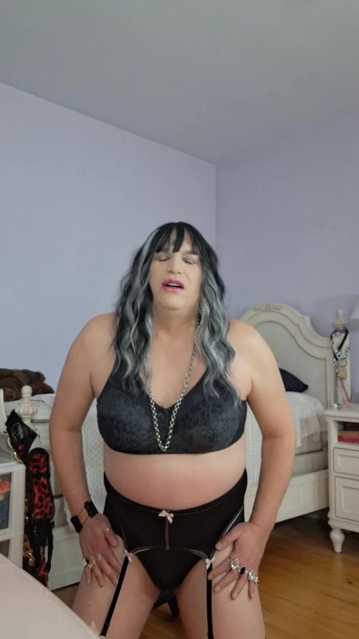 Victoria Lecherri: How I Seduce Hot Young Men!