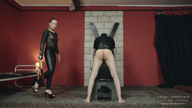 Cruel Anettes fetish world: Spanked without mercy