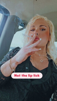 Hot Tranny Smoking Fetish