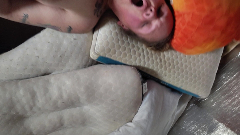 Horny Ginger: Bww дружина, анальна гра та іграшка