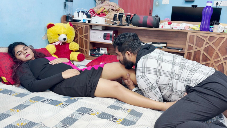 Vaishnavysharunraj: Malayali Boss Girl Feet Massage by Boy Staff